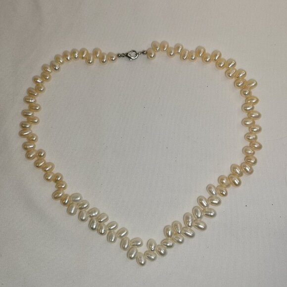 New Faux Fresh pearl necklace with claps White & Off white  NWOT - Picture 6 of 6